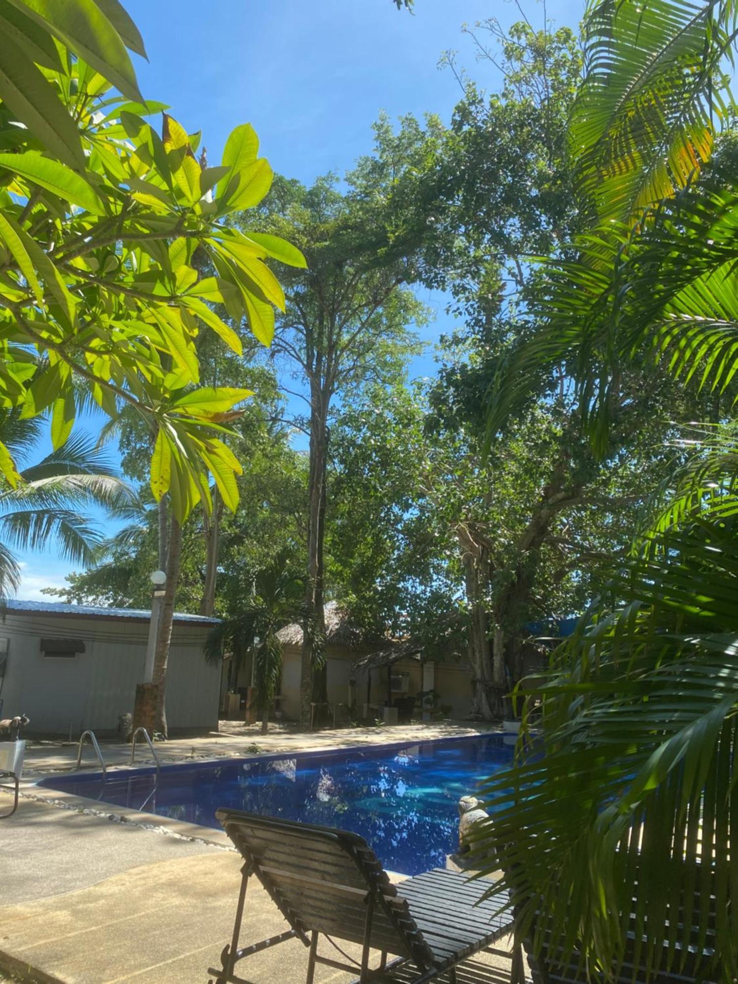 Hutofhappiness Apartment Thongsala