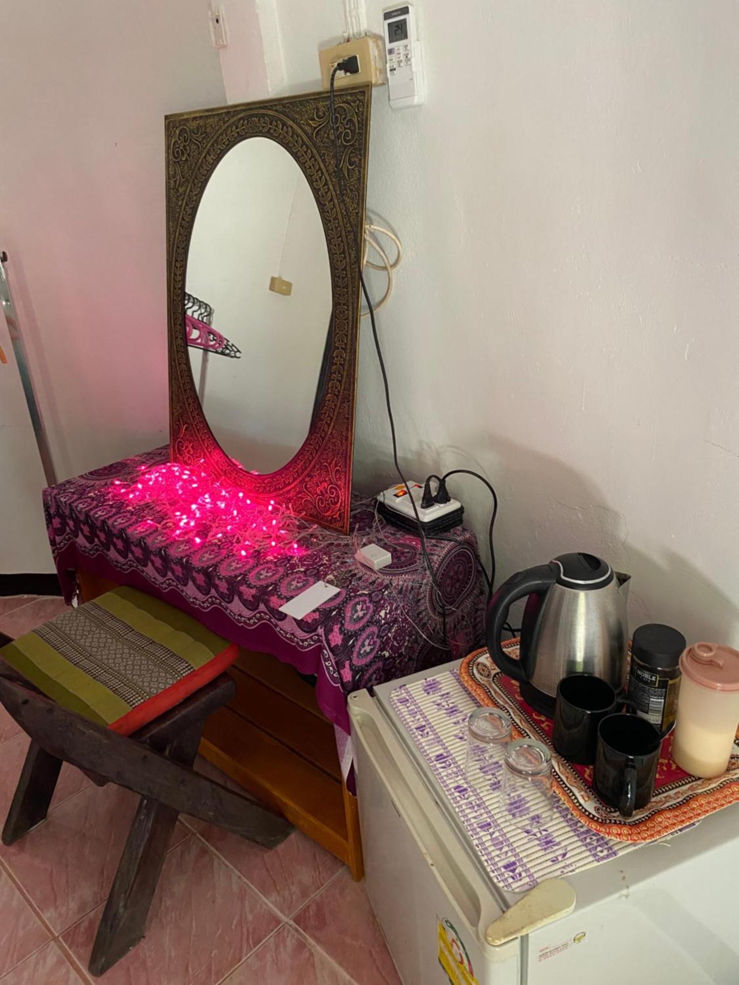 Apartment Hutofhappiness *