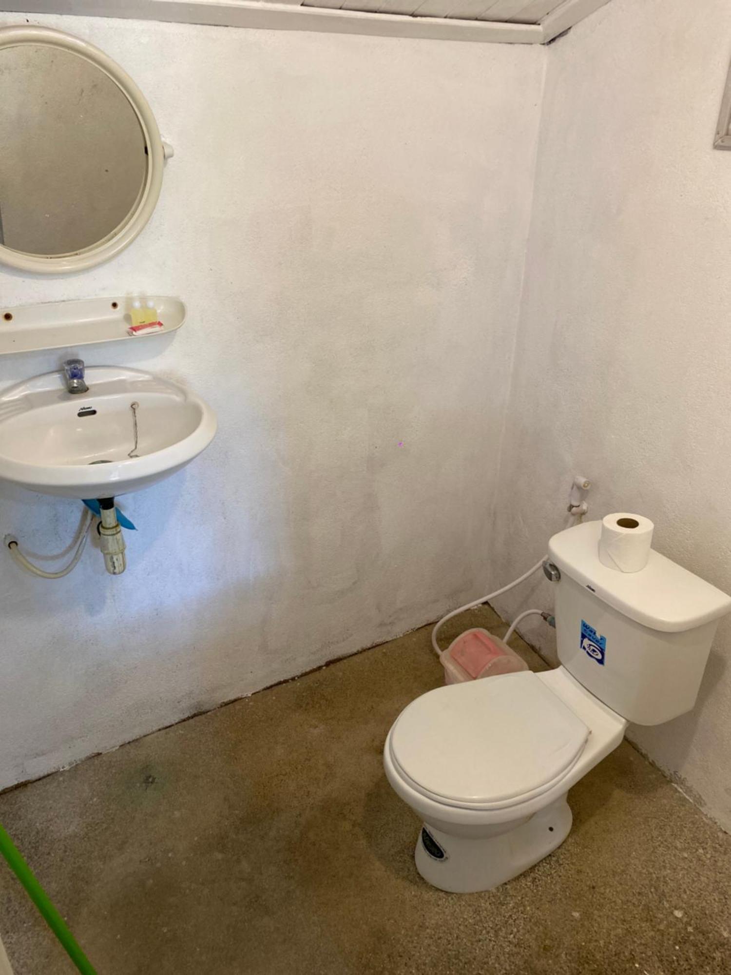 Hutofhappiness Apartment
